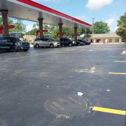 Country Club Exxon
