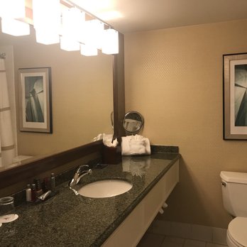BWI Airport Marriott - Bathroom - Hotels Near Me - Linthicum Heights, Maryland BWI Airport Marriott - Bathroom - Hotels Near Me - Linthicum Heights, Maryland