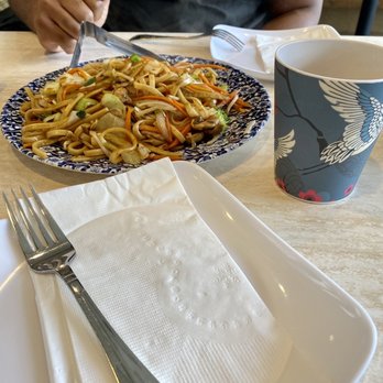 Trendy Vegan - Veggie Lo Mein Noodle - Vegan Near Me - Houston, Texas