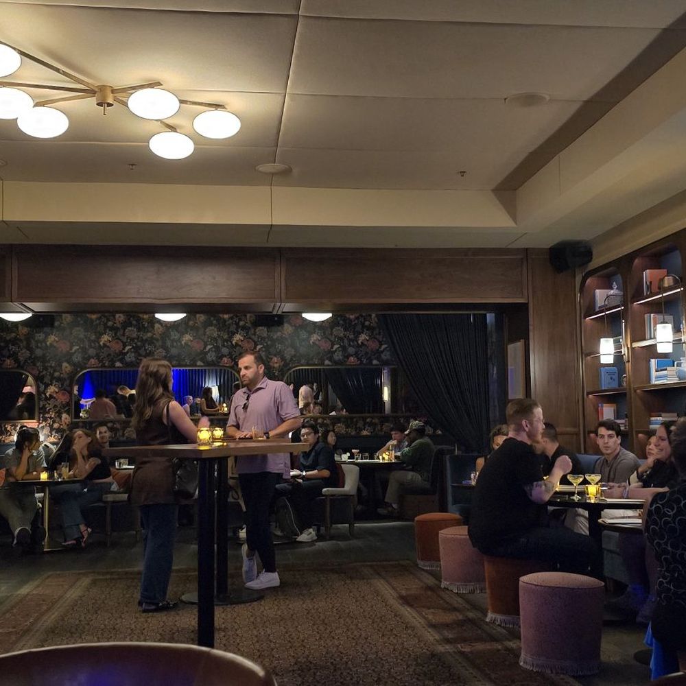 Lazy Bird - Floor - Cocktail Bars Near Me - Chicago, Illinois