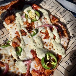 Palm Plaza Cafe At Jacksonville Zoo - Barbecue pork pizza!