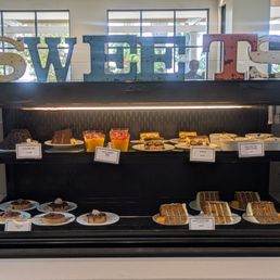 Dessert case