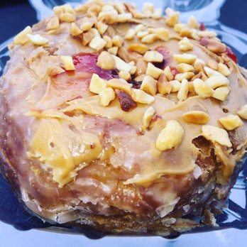 Circle Donuts - PEANUT BUTTER AND JELLY CRONUT!!!! - Donuts Near Me - Long Beach, California