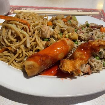 Wah Sing - Combination lunch daily special, chicken Almondine with appetizers, chow mein and fried rice - Chinese Near Me - Napa, California Wah Sing - Combination lunch daily special, chicken Almondine with appetizers, chow mein and fried rice - Chinese Near Me - Napa, California