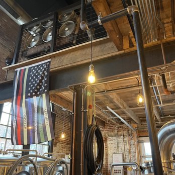 Loose Rail Brewing - Bar - Breweries Near Me - Canal Winchester, Ohio