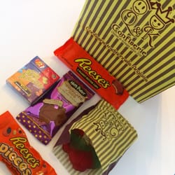 QK Confiserie - Mes achats gourmands !! Des Reese´s, des beans à la Harry Potter, des fraises sans sucre, une chocolate frog....
