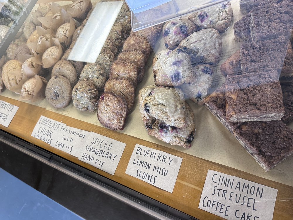 LULU’S 3119 Poplar Ave, Memphis, Tennessee Bakeries Restaurant