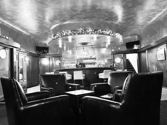 Horse in the Alley by null