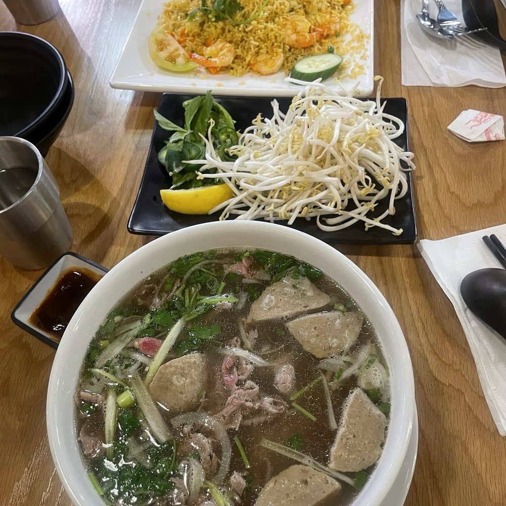 Pho House Suwanee - Pho with filet and beef balls - Vietnamese Near Me - Suwanee, Georgia Pho House Suwanee - Pho with filet and beef balls - Vietnamese Near Me - Suwanee, Georgia