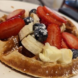 Marketside Restaurant - Waffle with fresh fruit