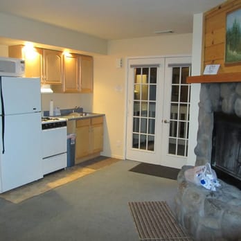 Cozy Hollow Lodge - Vacation Rentals Near Me - Big Bear Lake, California Cozy Hollow Lodge - Vacation Rentals Near Me - Big Bear Lake, California