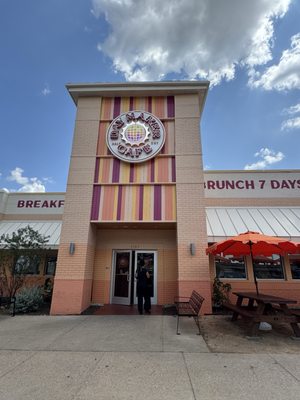 Day Maker Half Day Cafe by null