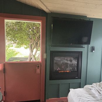 Carmel River Inn - Hotels Near Me - Carmel, California Carmel River Inn - Hotels Near Me - Carmel, California