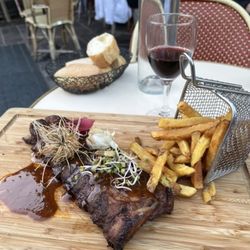 Le Grand Café - Pork ribs and frites
