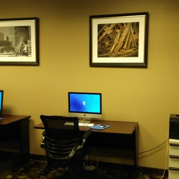 Chicago South Loop Hotel - Business Center - Hotels Near Me - Chicago, Illinois