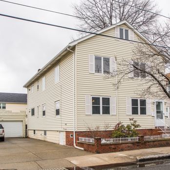 Ebb and Flow Group - Compass - Real Estate Agents Near Me - Marblehead, Massachusetts
