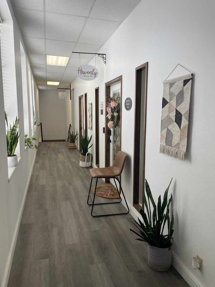 Havenly Beauty Spa Logo