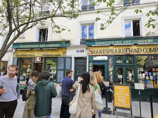 Shakespeare and Company by null