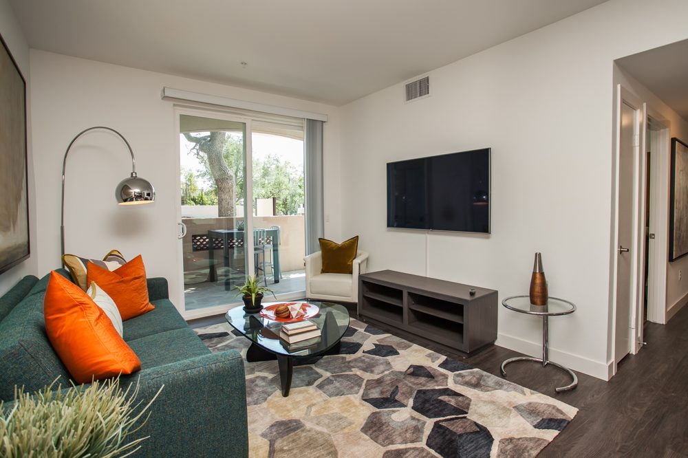 YOLO APARTMENT HOMES Updated September 2024 13 Photos & 10 Reviews