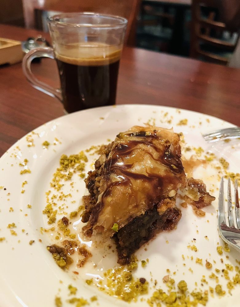 Apllada Greek Fusion Restaurant Logo