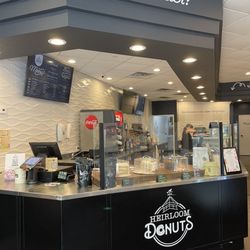 Heirloom Donuts - Inside