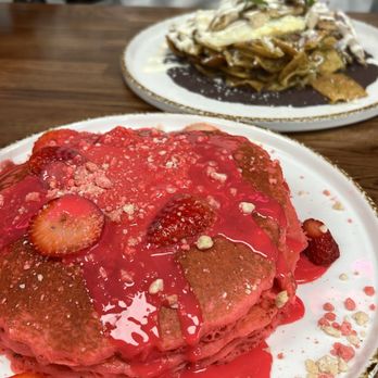 Madres Brunch - Strawberry pancakes and chilaquiles - Breakfast & Brunch Near Me - Whittier, California Madres Brunch - Strawberry pancakes and chilaquiles - Breakfast & Brunch Near Me - Whittier, California