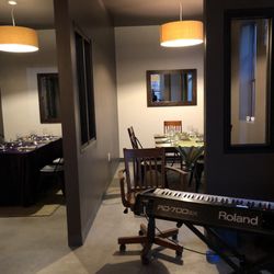 D'Vine Cuisine - More of inside: live music