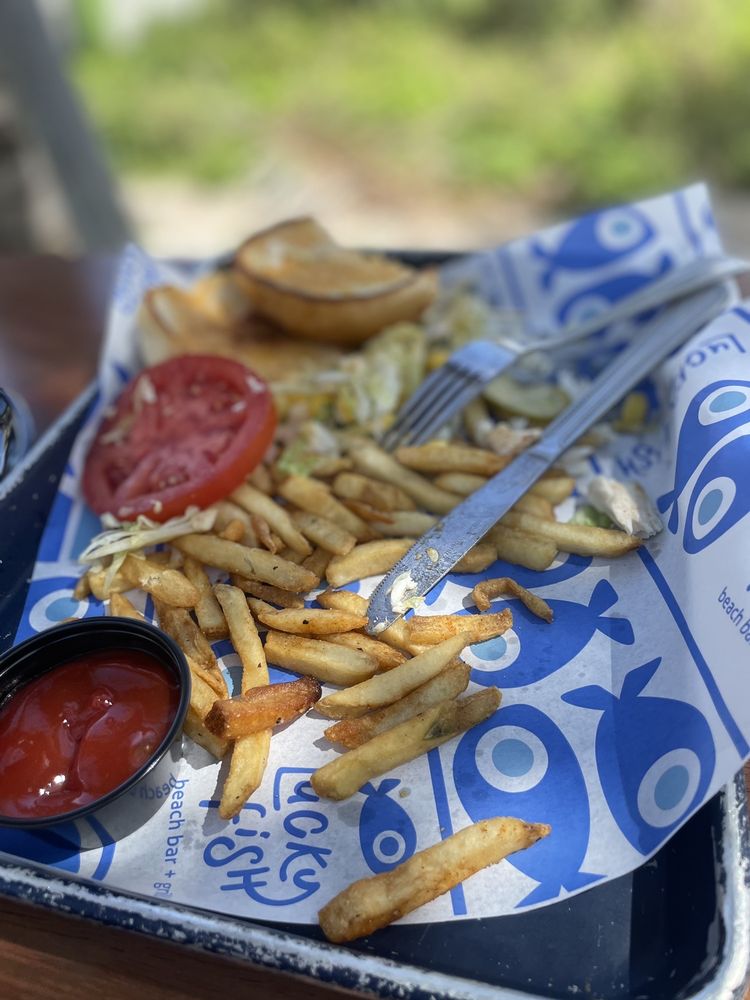Lucky Fish Beach Bar & Grill