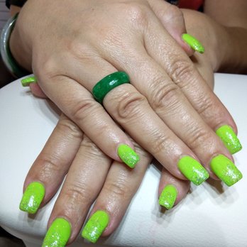 Today's Nails - Color changing polish light green to dark green - Nail Salons Near Me - Santa Rosa, California Today's Nails - Color changing polish light green to dark green - Nail Salons Near Me - Santa Rosa, California