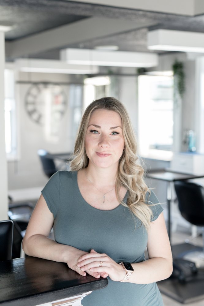 THE HAIR LOUNGE Updated August 2024 26 Photos & 11 Reviews 113