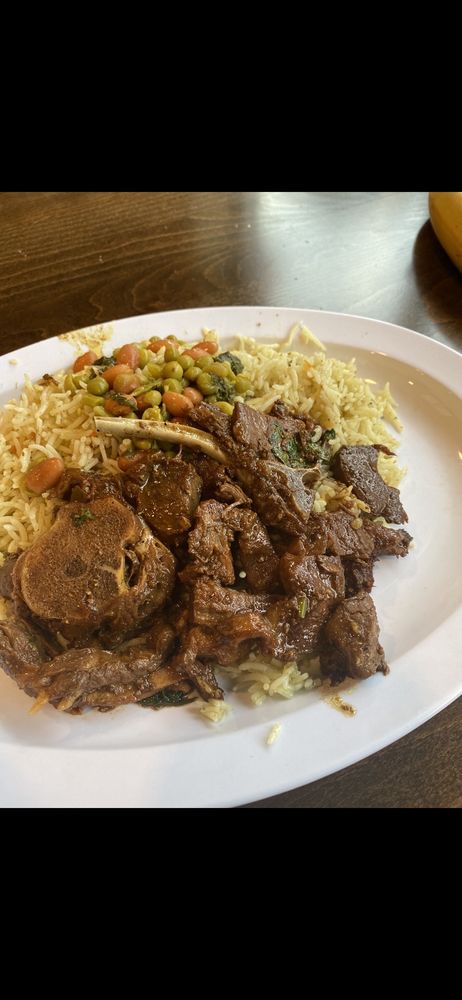 Olive Kitchen dining area