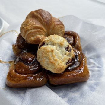 El Chorro - Sticky buns, scone and croissant that was brought to us when we sat down. Delicious - American Near Me - Paradise Valley, Arizona El Chorro - Sticky buns, scone and croissant that was brought to us when we sat down. Delicious - American Near Me - Paradise Valley, Arizona