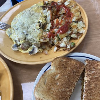 Country Kitchen - Omelette and home fries! My hubby's favorite! - Breakfast & Brunch Near Me - Long Beach, California Country Kitchen - Omelette and home fries! My hubby's favorite! - Breakfast & Brunch Near Me - Long Beach, California