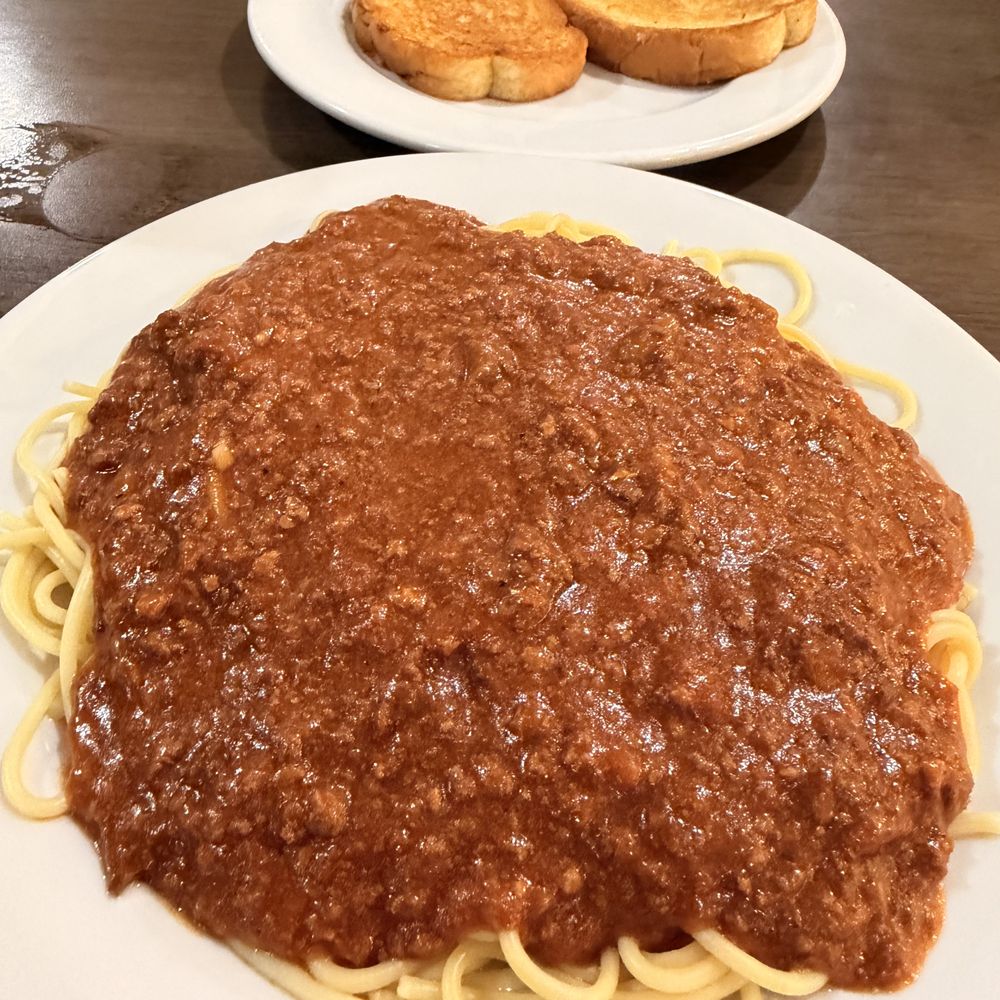 Zippy's Makiki - Late night spaghetti with meat sauce! - Diners Near Me - Honolulu, Hawaii Zippy's Makiki - Late night spaghetti with meat sauce! - Diners Near Me - Honolulu, Hawaii