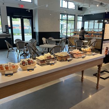 Paris Baguette - Bakeries Near Me - Hayward, California