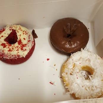 Sarah Donuts - Donuts Near Me - Suwanee, Georgia