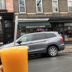 Angelica's Deli & Grocery - This is my favorite place for breakfast and fresh natural juices.