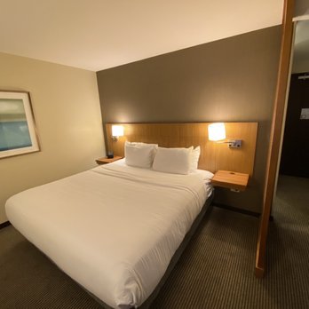 Hyatt Place Canton - King room - Hotels Near Me - Canton, Ohio Hyatt Place Canton - King room - Hotels Near Me - Canton, Ohio