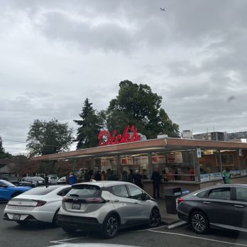 Dick's Drive-In - Outside - Fast Food Near Me - Seattle, Washington
