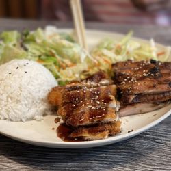Oishii Teriyaki - Lunch special Sesame chicken and teriyaki chicken