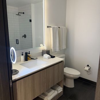 The Elser Hotel - Bathroom - Hotels Near Me - Miami, Florida The Elser Hotel - Bathroom - Hotels Near Me - Miami, Florida