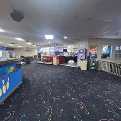 PinHeadz Bowling Center