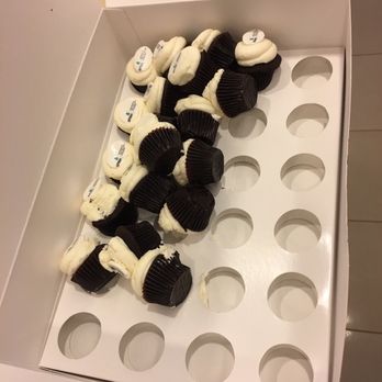 Georgetown Cupcake - Catering example - over half our large order was like this. Very few boxes with no movement. - Cupcakes Near Me - Washington, DC, District of Columbia
