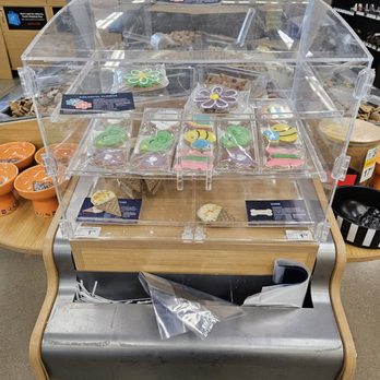 Petco - Pet Training Near Me - Leander, Texas