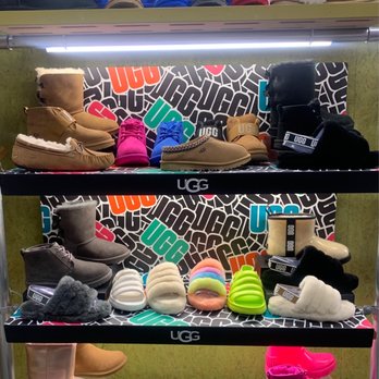 Journeys - Shoe Stores Near Me - Palmdale, California