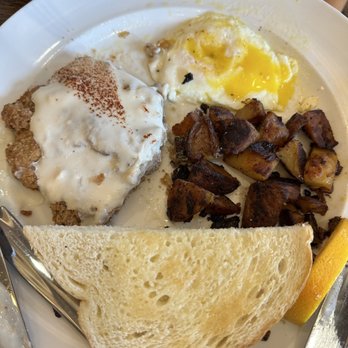 Brewsters Bar & Grill - Chicken fried steak 11/20/22 - New American Near Me - Galt, California
