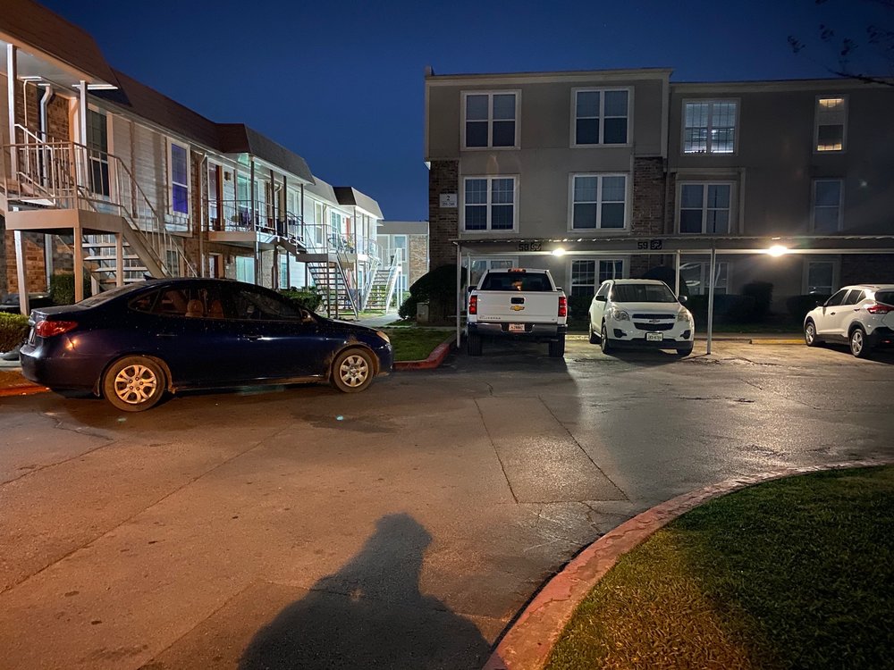 CASTLEWOOD APARTMENTS Updated September 2024 37 Photos 7100 Westview Dr, Houston, Texas