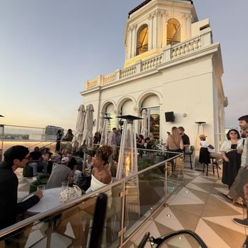 HALO Rooftop BAR - Cocktail Bars Near Me - Long Beach, California HALO Rooftop BAR - Cocktail Bars Near Me - Long Beach, California