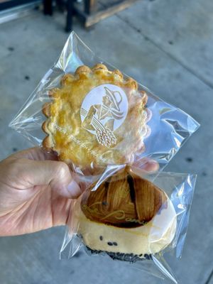Manmi Bakery by null