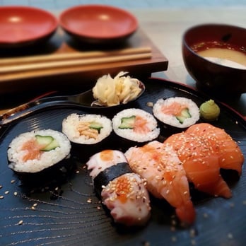 Yoshi Sushi - Sushi Bars Near Me - Göteborg, O